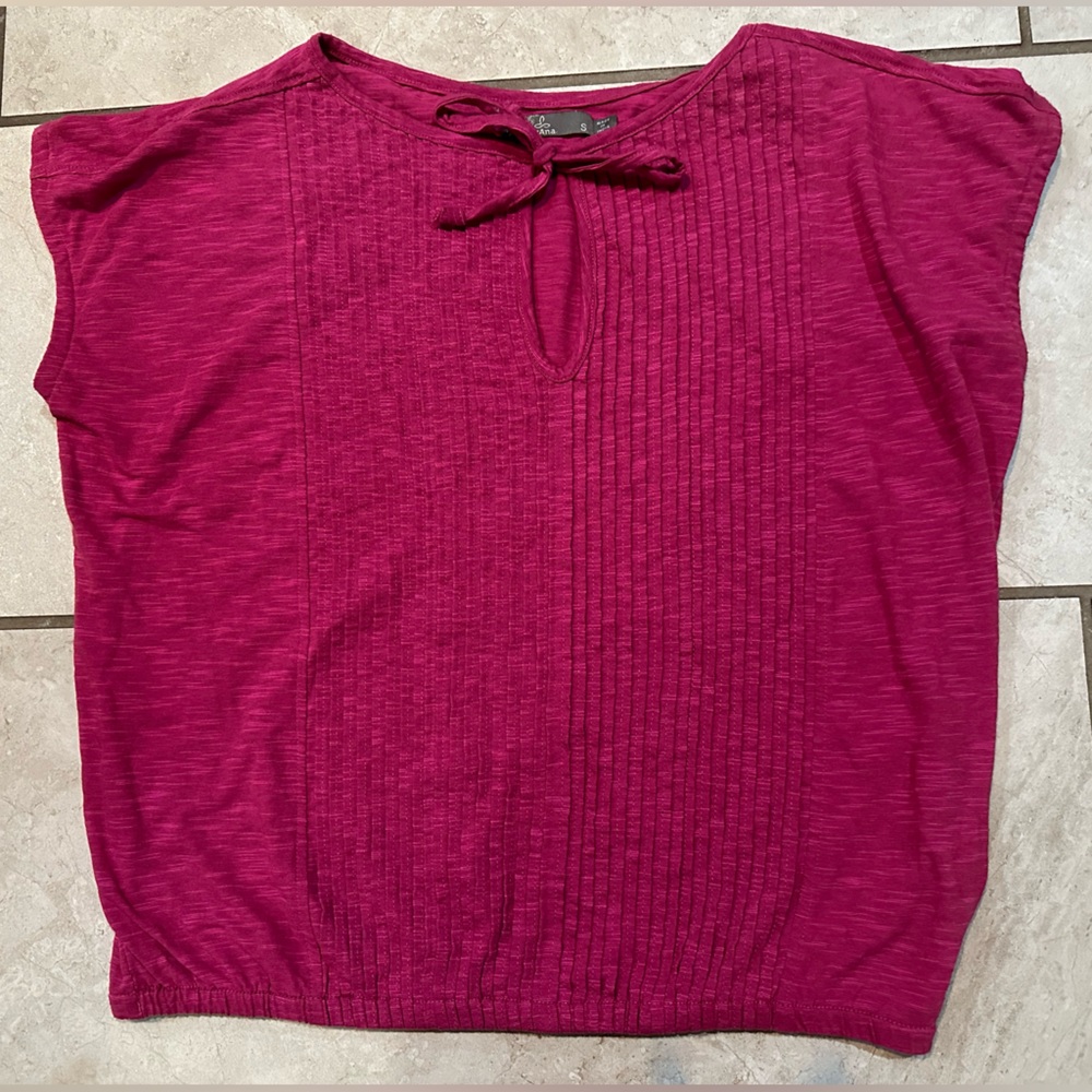 Prana Fuchsia shot sleeve Top with Pin Tucks and Keyhole Opening with Ti…